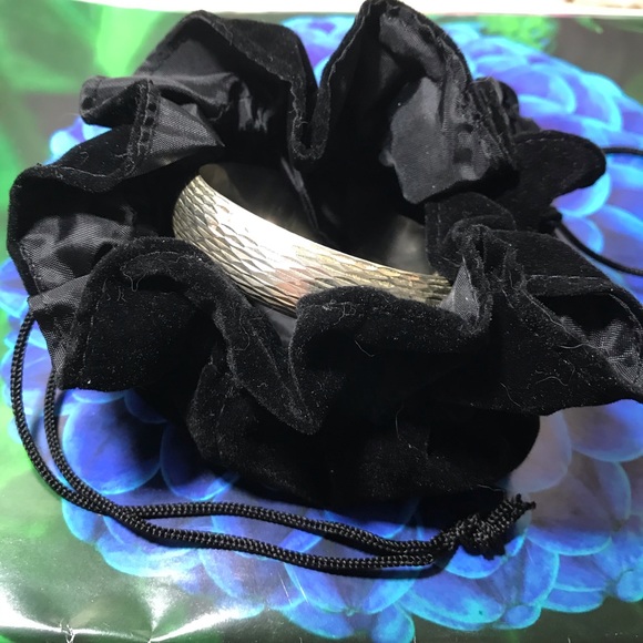 Sterling Silver .925 Diamond cut Bangle New! 🦋💕 - Picture 2 of 7